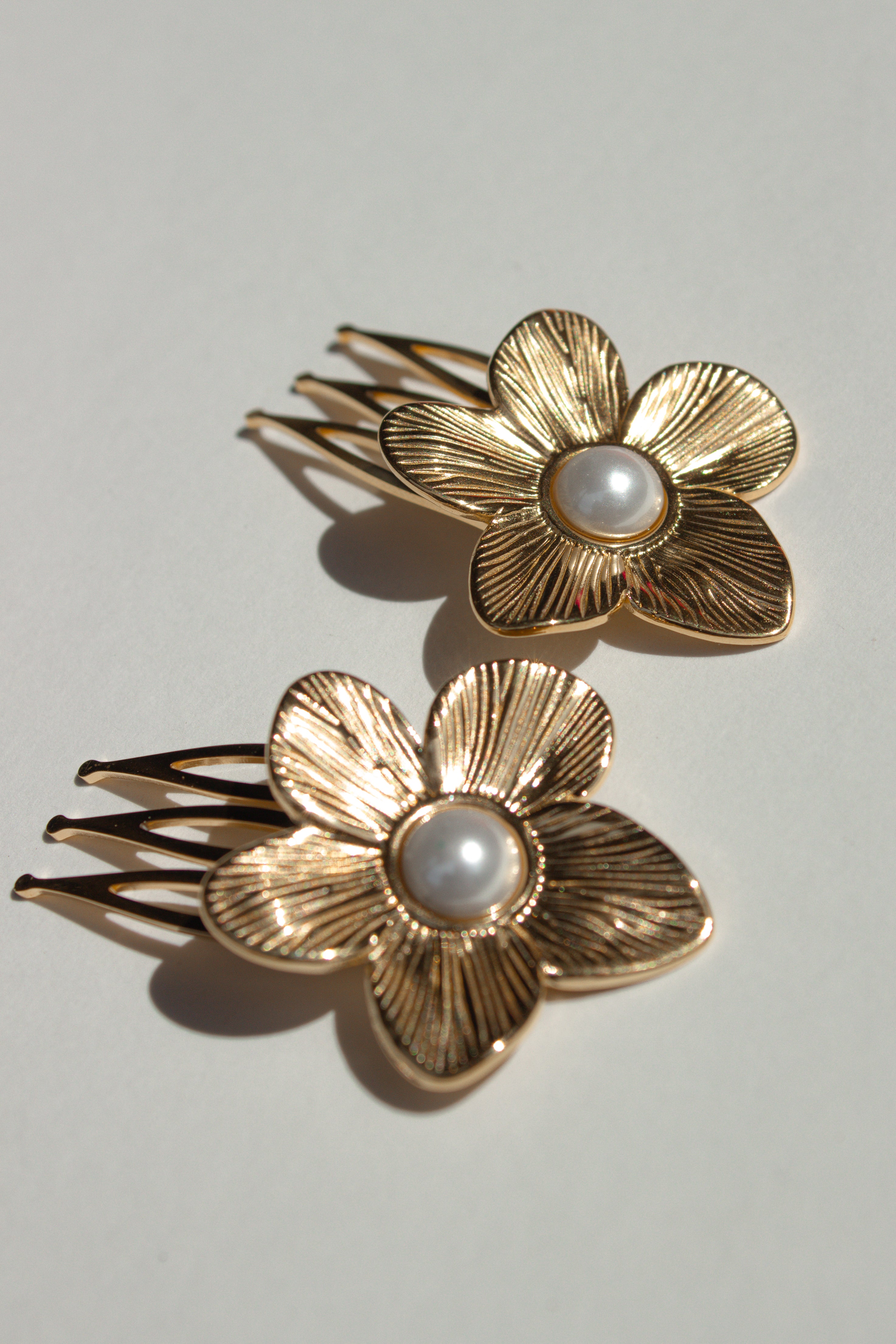 Pearl Bloom Hair Comb