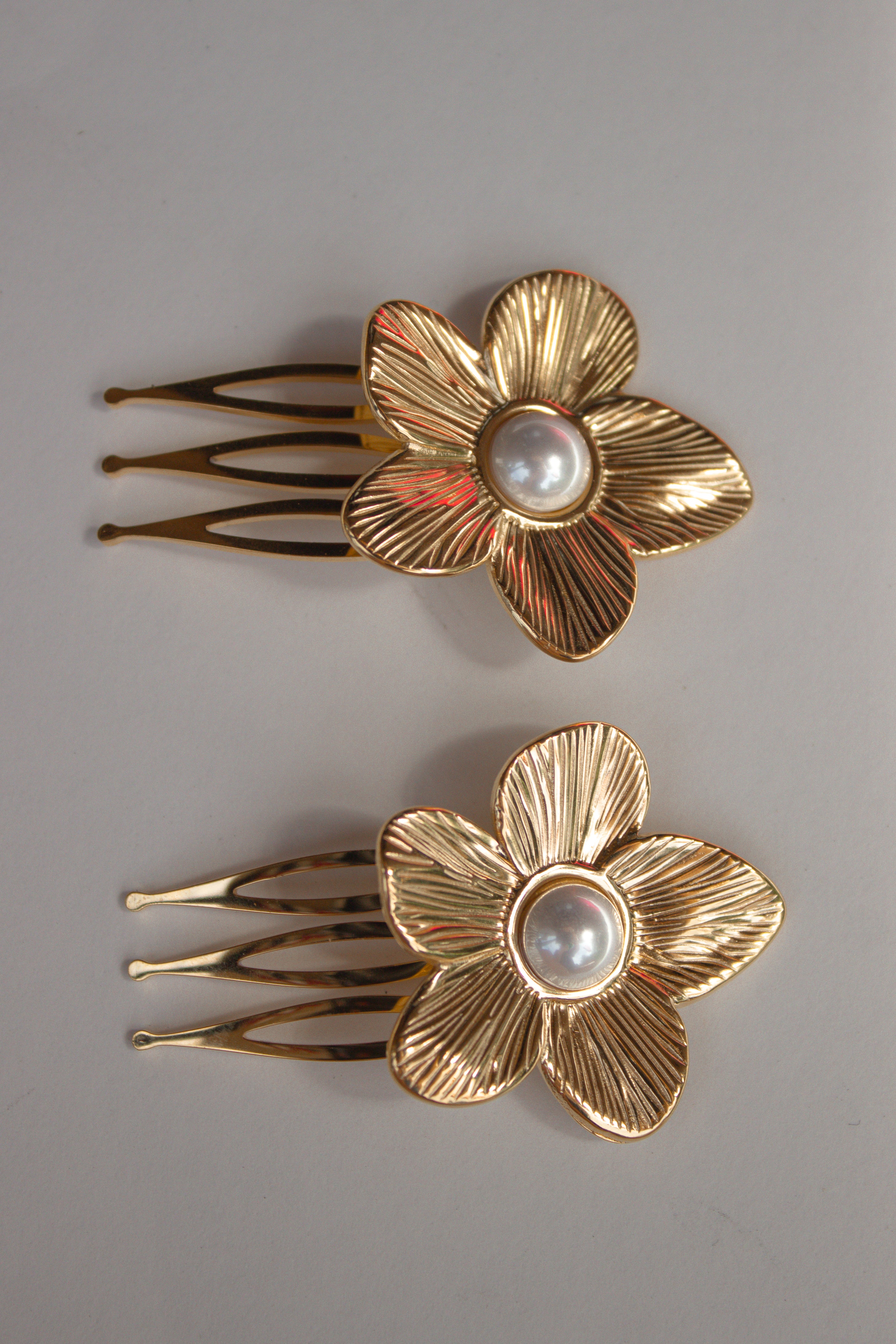 Pearl Bloom Hair Comb