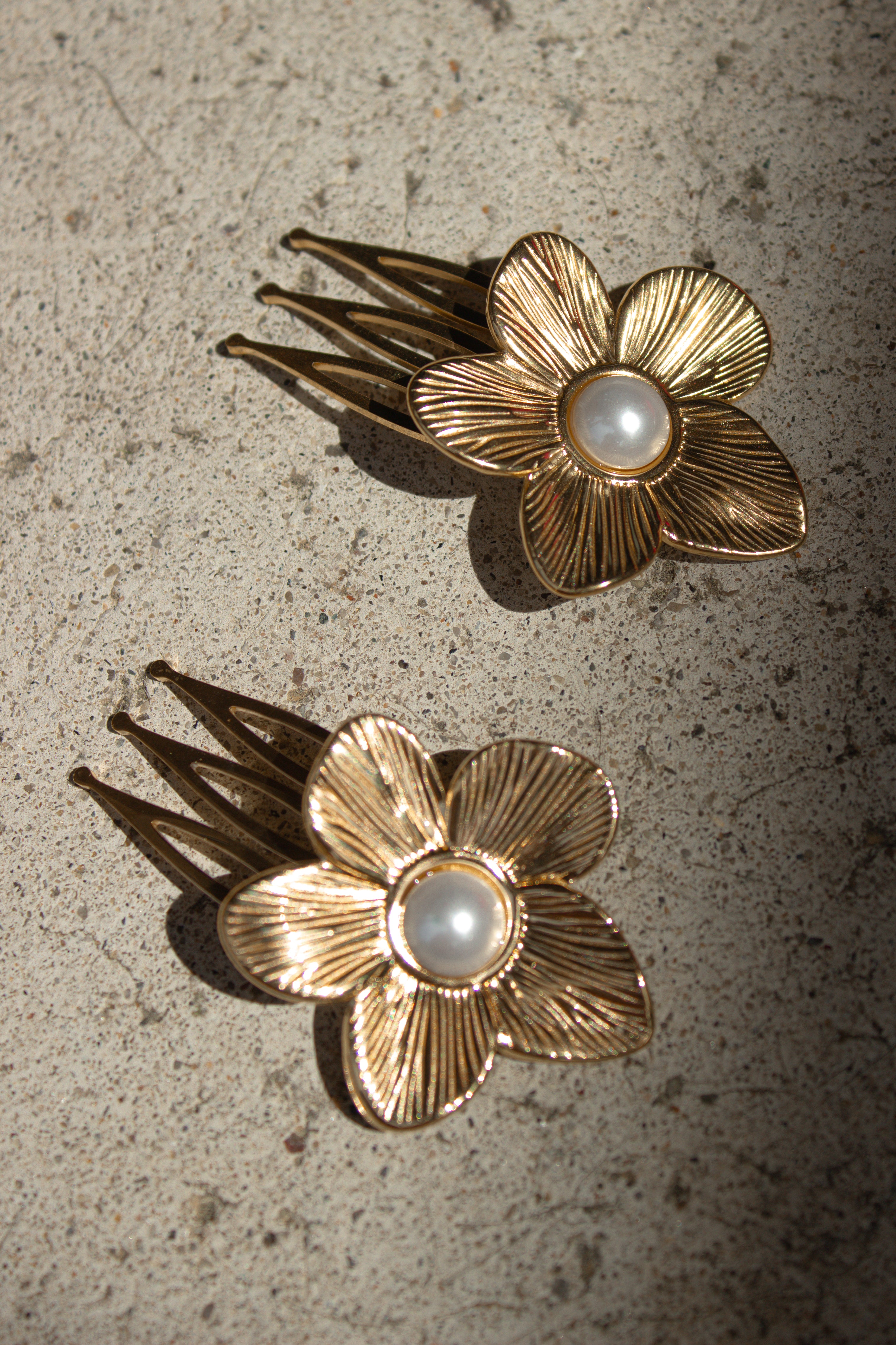 Pearl Bloom Hair Comb